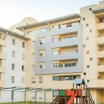 T3 Com Piscina Tenis Ginasio E Parq Infant * Lissabon