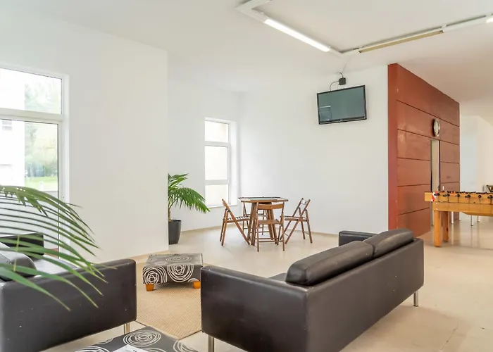 T3 Com Piscina Tenis Ginasio E Parq Infant Lisbon