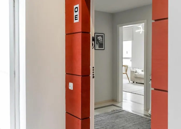 T3 Com Piscina Tenis Ginasio E Parq Infant