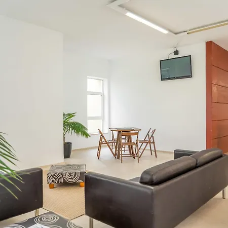 T3 Com Piscina Tenis Ginasio E Parq Infant Lisbon