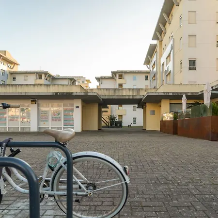 T3 Com Piscina Tenis Ginasio E Parq Infant Apartment